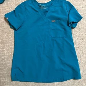 Figs teal one pocket scrub top size small